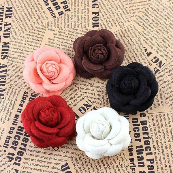 Broschen 5 Stück Unisex Künstliche Wolle Blumenbrosche Rose Pin Schal Schnalle Tuch Handgemacht Party Hochzeit Zubehör Elegantes Dekor