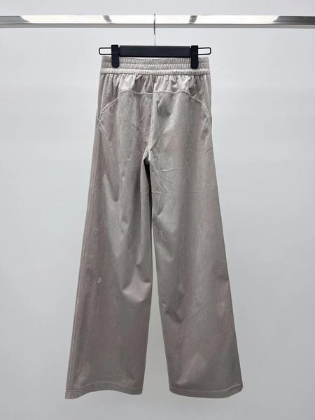 Pantaloni da donna Velluto a coste Gamba larga Personalizzato Materiale originale a pelo corto Morbido e delicato sulla pelle Drappeggio ad alta grammatura Classico