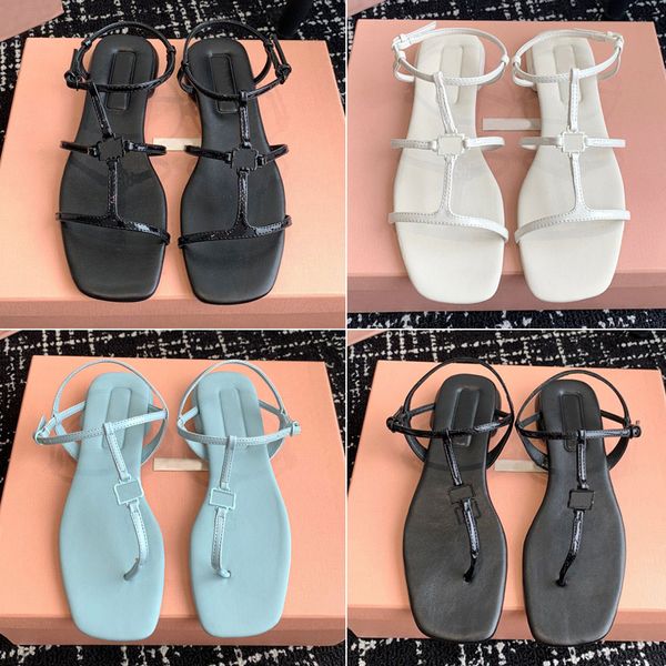 Top Quality Sheepskin Letter Logo Simple Flat Sandal Slides Ankle Strap Open Toes Flat Dress Shoes Sandálias planas de designer de luxo para sapatos femininos Calçados de fábrica