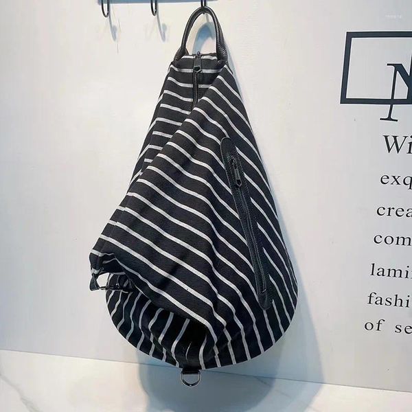 Schultaschen Koreanische Damen Leinwand Rucksack Schwarz Weiß Streifen Persönlichkeit Unregelmäßig Große Tasche Einfache Lässige Reise Pendlertasche Weiblich