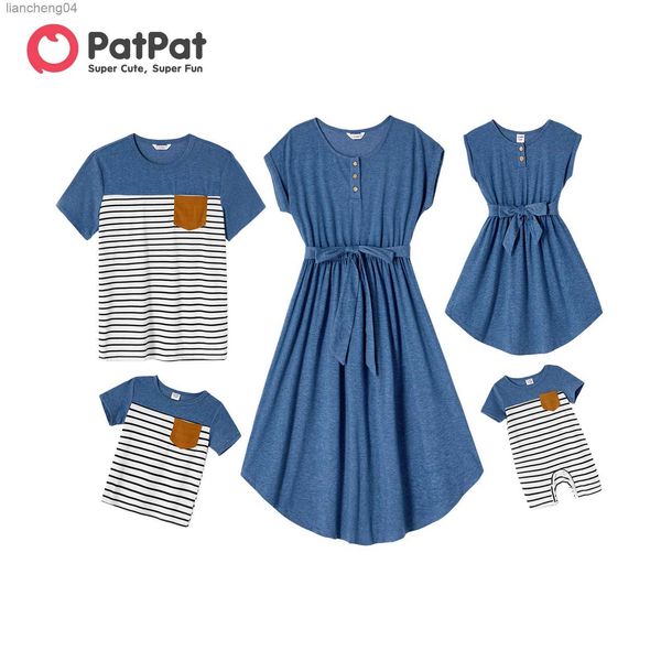 Roupas combinando para a família Pa Roupas combinando para a família Vestidos midi azuis com manga curta e cinto e camisetas listradas de manga curta emendadas Conjuntos de looks familiares