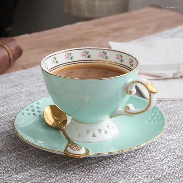 Copos pires high end europeu osso porcelana xícara de café e placa requintado chá cerâmica inglês oco esculpido conjunto de utensílios de mesa