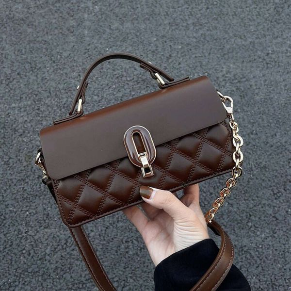 2023 Neue alkoholische Schokolade Damen-High-End-kleine quadratische Pendler-Arbeitshandtasche Einzelschulter-Crossbody-Tasche 75 % Fabrikgroßhandel