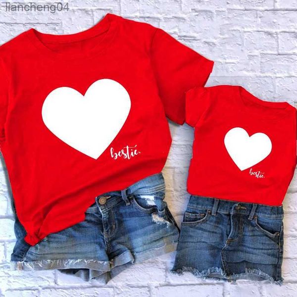 Passende Familien-Outfits. Passende Familien-Kleidung. Lustiges Familien-Look-T-Shirt. Liebe Mutter- und Tochter-Kleidung. Rote Baby-Baumwoll-Mama-Mama-und-ich-Kleidung