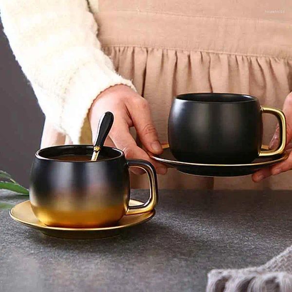 Чашки блюдцы Американский элегантный кофе черного золота и с ложек -фарфоровыми чашками набор для чая для чайного капучино латте