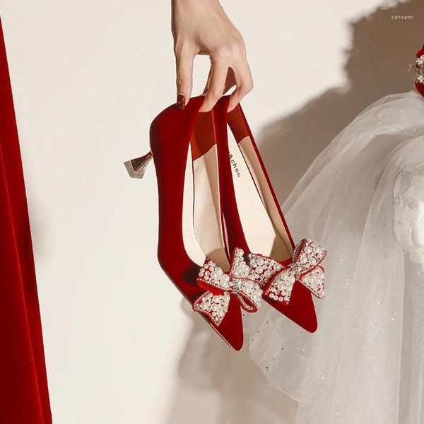 Scarpe eleganti con tacco fine a punta Fata rossa Xiuhe Matrimonio da sposa 2024 Tacchi alti dolci Taglie forti 40-43