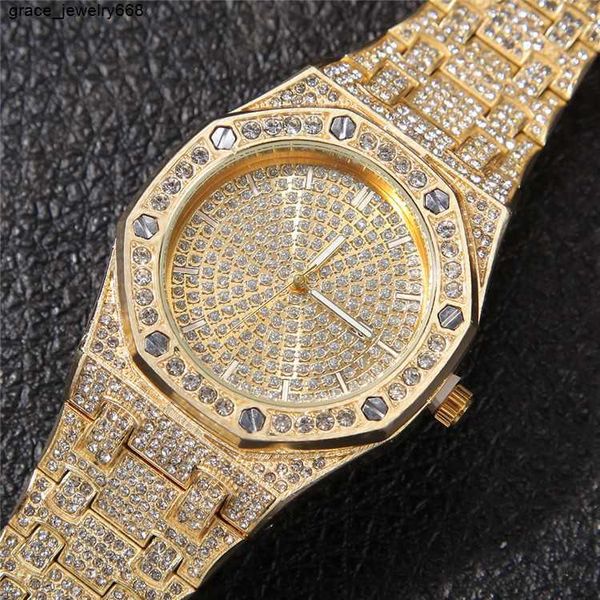 Orologi da uomo Orologio di lusso ghiacciato CZ Orologio con diamanti placcati in oro per orologio da polso al quarzo quadrato da donna Migliore qualità