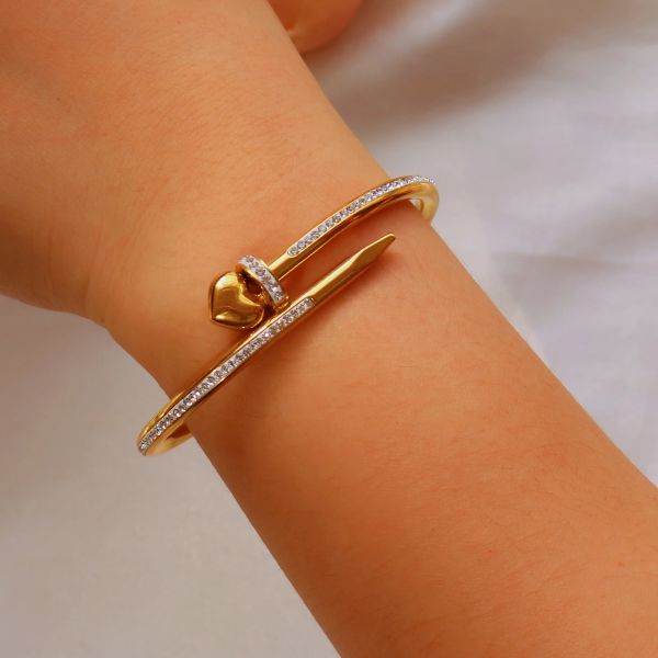 Nuovi braccialetti con viti eleganti e di lusso per donne e ragazze, amano i braccialetti in oro 14k con cristalli di cuore a portata di mano, regalo di gioielli di tendenza