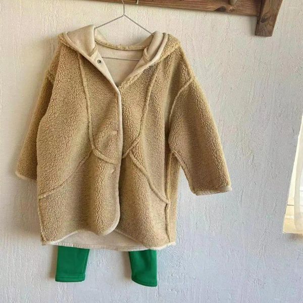 Giacche 7822 Cappotto coreano per bambini 2024 Abbigliamento Mao composito in pelle scamosciata bifacciale lunga per ragazza invernale di moda