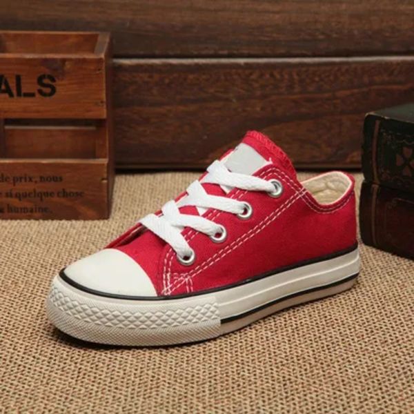 2024 Brand Kids Canvas Shoes Design High - Low Sneakers Boys and Girls Sports Sports Flat Shoe Children Classic Atletic Shoes Lace -Up Flats for Kid