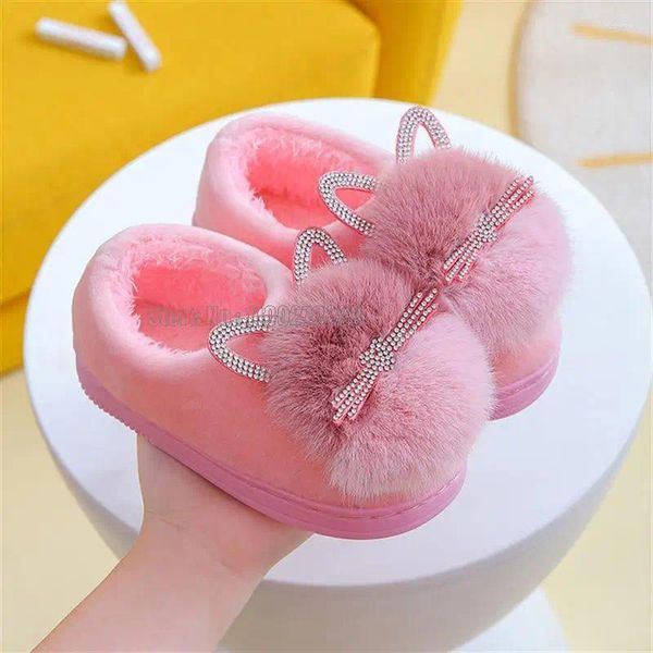 Pantofole per bambini Pantofole invernali per bambini in cotone caldo rosa con orecchie pelose modello scarpe antiscivolo per bambina