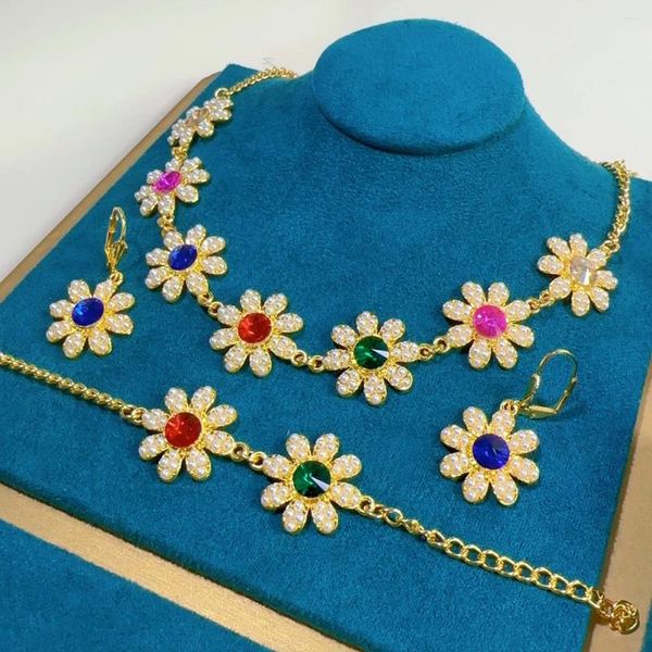 Collana Orecchini Set Girasoli Stile bohémien Colore esagerato Placcatura di perle Gioielli in cristallo Accessori da donna Regalo Trifoglio per feste