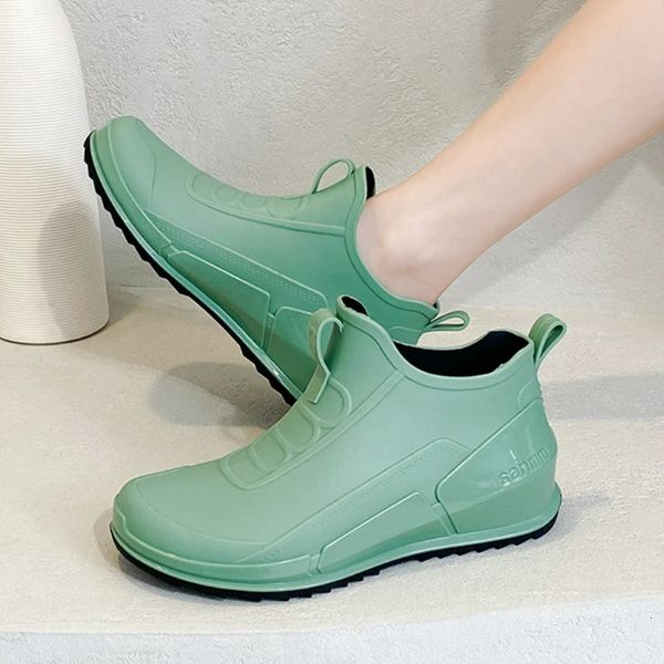 Mulher sapatos de chuva à prova dwaterproof água botas de borracha senhoras casuais deslizamento-em apartamentos botas de chuva feminino isolado jardim galochas botas de chuva 240226