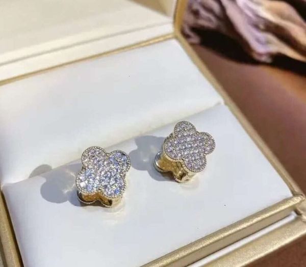 Brincos de garanhão designer Earing trevo pérola madrepérola de ouro Anel de ouvido com banheira de ágata do dia das mães Jóias de casamento Jóias dos namorados Presente Gream 283