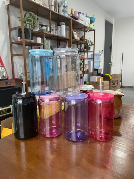 BPA ücretsiz 16 oz göndermeye hazır net şeffaf çok renk jöle arylik soda bira camı, UV çıkartmaları ve vinil sargılar için berrak saman ve renk kapakları ile plastik bardaklar olabilir