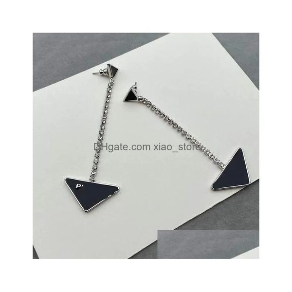 Stud Designer Long Dangler Hoop Nero Bianco Goccia per le donne Orecchini a forma di triangolo Lettera di marca Matrimonio Ragazza Orecchie Gioielli Regalo Deliv Dhlur