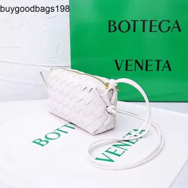 Loops Bags Bottegvenetas Umhängetasche Mini Loop Klassische kleine Webelemente gepaart mit Kamera Ultraleichte und vielseitige Umhängetasche Weiß Fashion Rj