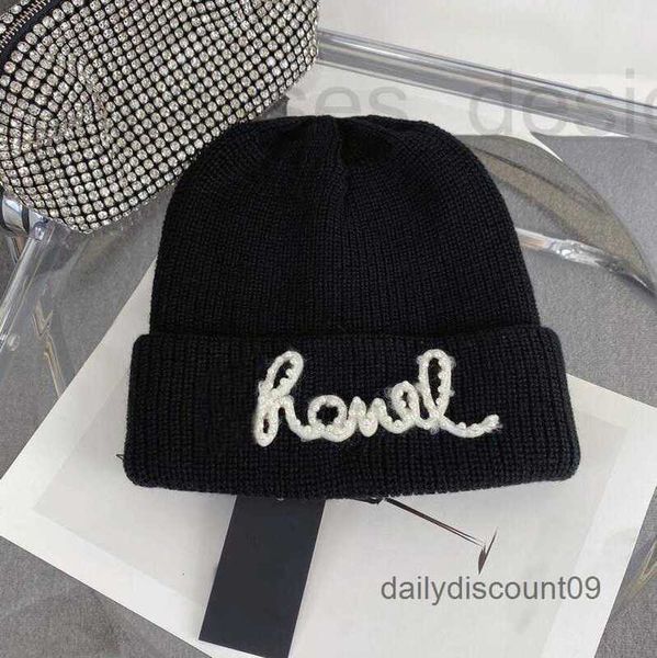 Ball Caps Tasarımcı Cha Nel Beanie/Kafatası Moda Marka Çift Mektup Ananas Şerit Nakış Lüks Unisex Kış Siyah Beyaz Yün Şapkalar Sıcak Şapka Koru