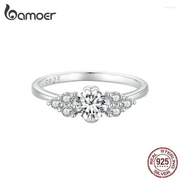 Кольца кластера BAMOER 0,5CT D Цвет VVS1 EX Круглое кольцо с муассанитом для женщин Обручальные свадебные украшения с паве из стерлингового серебра 925 пробы CZ