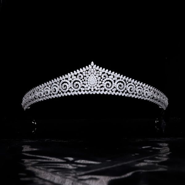 Klasik Zarif Kristaller Düğün Tiaras Saç Bantları Gelin Başlıkları Gelin Saç Takı Prenses Kraliçe Kraliyet Kadın Balo Partisi Saç Aksesuarları Kafa Bandı Al9976