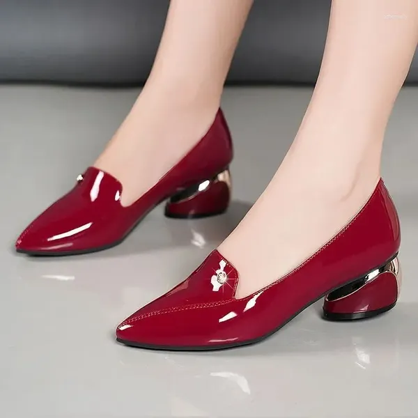 Scarpe eleganti Red Lady Donna Pelle verniciata nera Punta a punta Barca con tacco medio Décolleté Zapatos Mujer Plus Size 35-42