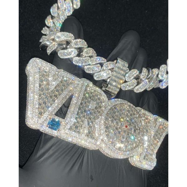 2023 Nuovi disegni personalizzati 3d completamente ghiacciati smeraldo diamanti placcato oro reale 18k rodio pietre CZ lettera collane pendenti