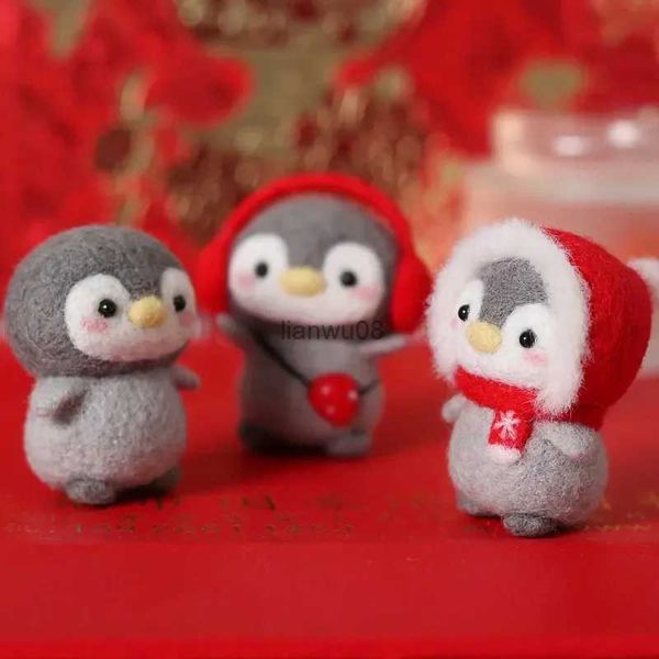 Bonecas de pelúcia diy brinquedo de boneca artesanal inacabado kit de feltro novo engraçado festivo natal ano novo bonito pinguim lã agulha feltro kit pacote presentesl2403