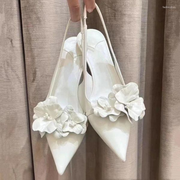 Sapatos de vestido branco pétala sandálias de salto alto marca designer elegante verão apontou toe flor para mulheres bombas de festa de couro genuíno