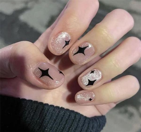 Falsche Nägel 24 Stück Kurzer runder quadratischer Kopf mit Designs Künstliche gefälschte Presse auf Maniküre-Werkzeug Nail Art Tips4227843