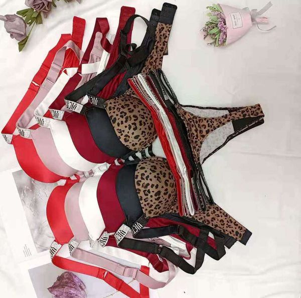 2024 Lettera Set di biancheria intima con strass Rosa Comfort Reggiseno push up Slip 2 pezzi Segreti di lusso per donne sexy Hot Bikini Perizoma 8844ess