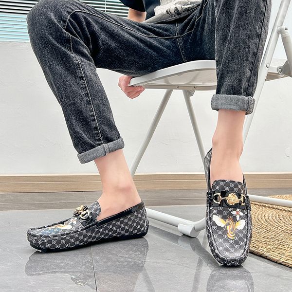 Mocassins Sapatos Masculinos PU Dedo Redondo De Fundo Plano Sapatos Casuais Clássicos Estampados Confortáveis e Leves