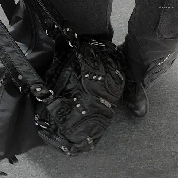 Akşam çantaları y2k emo vintage gotik siyah tasarımcı omuz çantası pu deri estetik goth cüzdan perçin motosiklet çanta tote kadın