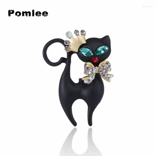 Spille Pomlee Smalto Balck Occhi verdi Gatto Unisex Abbigliamento carino Bowknot Kitty Spilla Pin Gioielli di moda Zaino Distintivi