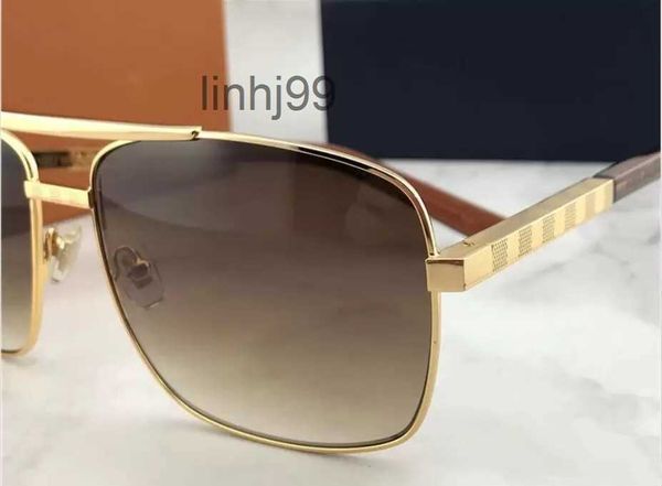 Óculos de sol 64 atitude de luxo para homens moda z0256u design lente de proteção uv quadrado quadro completo banhado a ouro vem com pacote 61mmgi5l4gs4