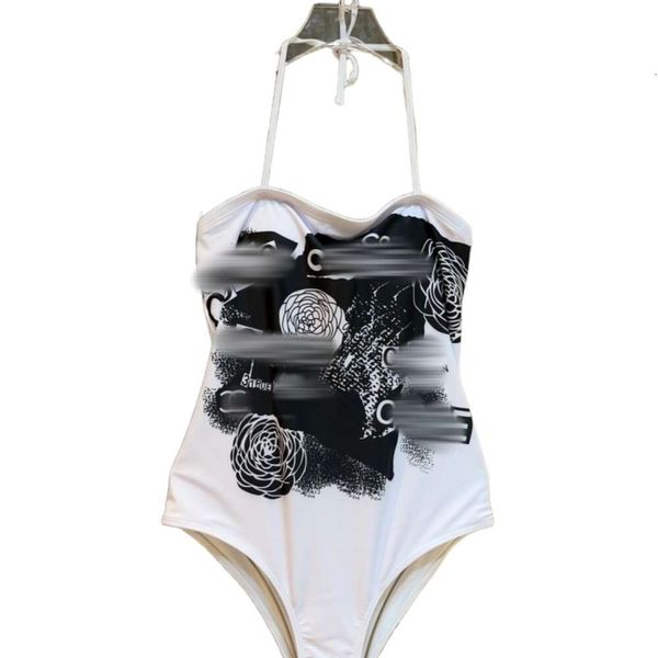 Channel Bikini Designer CC Moda de luxo para mulheres Swimwear Camellia One Piece Swimsuit com almofada no peito Natação Beach Springs Water Park Drifting