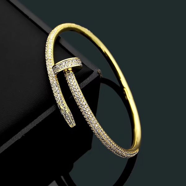 Pulseiras de designer de luxo feminino de alta qualidade amor latão em forma de unha pulseira de diamante completo