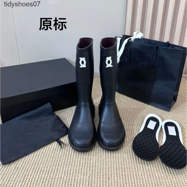 Chaneles botas de chuva de cano longo para mulheres 2023 outono novo preto cabeça redonda cano alto botas de cavaleiro fundo plano anti deslizamento botas de água