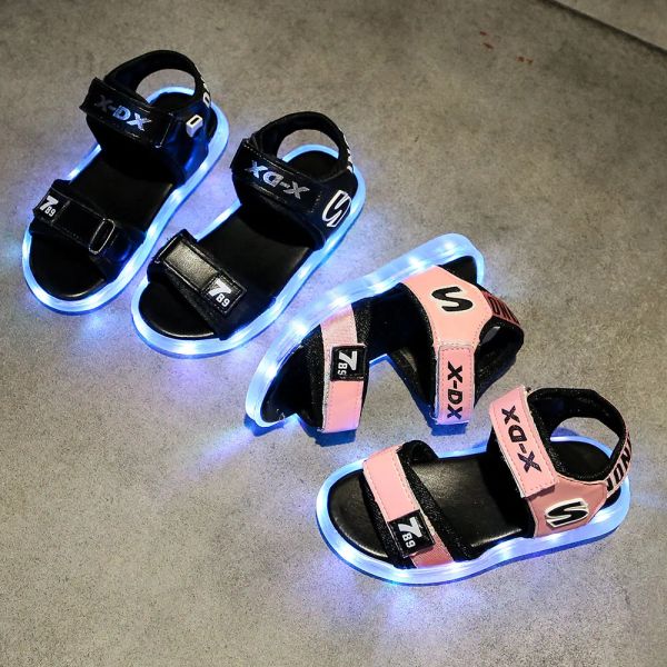 Scarpe luminose a led per bambini all'aperto Scarpe per bambini per sandali da ragazza Sandali rosa per bambina Scarpe luminose per ricarica USB da ragazzo colorato