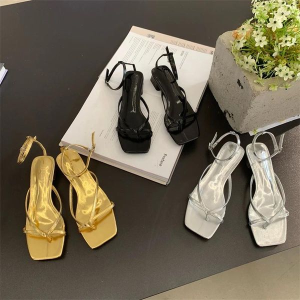 Sandalet 2024 ayak bileği kayışı kadın marka dar bant slayt plaj flip flops slingback sandal klip ayak parmağı düşük topuk ayakkabıları sandalias mujer