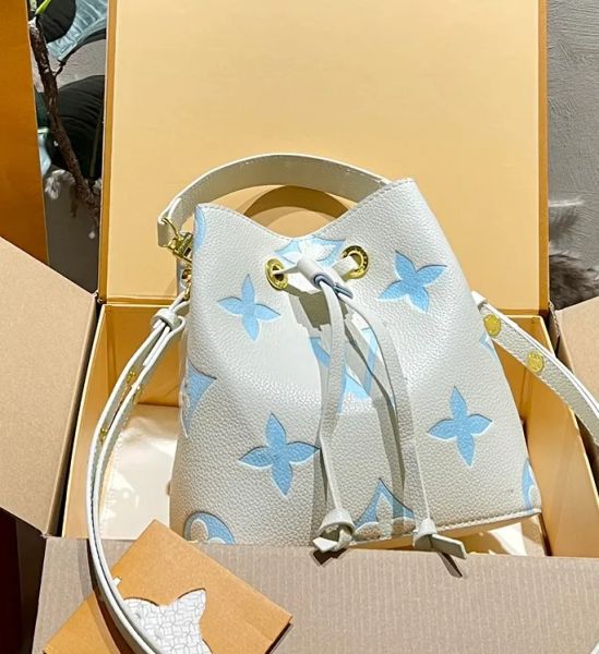 Feminino de alta qualidade designer de luxo Poi bobo série nano mini saco de balde saco feminino bolsa crossbody elegante toque macio fada instantânea sensação visual