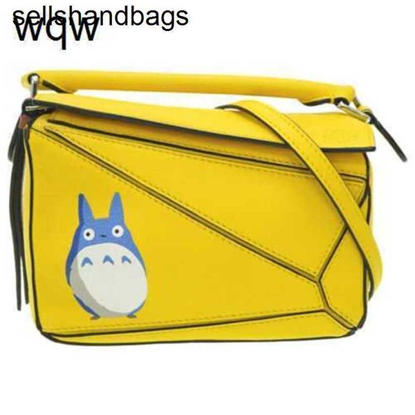 Designer Loewwes Tasche Puzzles Ghibli Spirited Echtes Leder Top Qualität Ghibli Mein Nachbar Totoro Tasche Mini Umhängetasche Handtasche Gelb 0041