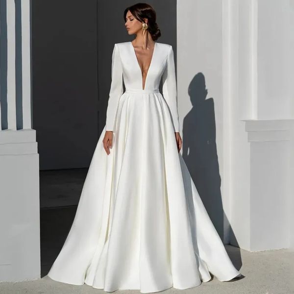 Maniche lunghe A Line Abito da sposa in raso Sexy Boho Scollo a V Abiti da sposa Abiti da sposa Abiti da spiaggia Bottoni ricoperti Donna Spose