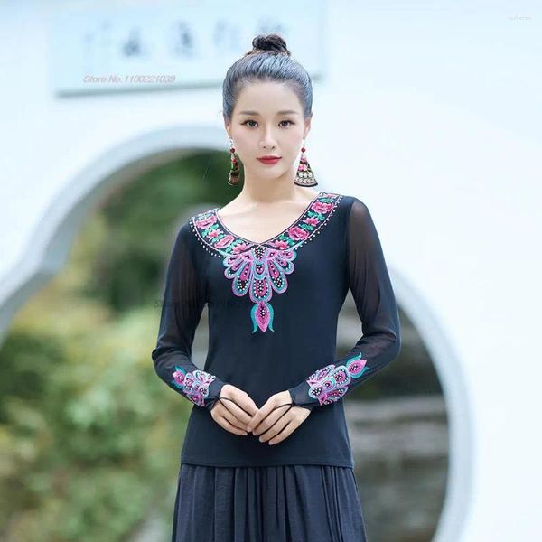 Abbigliamento etnico 2024 T-shirt tradizionale cinese Donna Camicia con ricamo floreale nazionale O-Collo Vintage Hanfu Top Base a maniche in rete