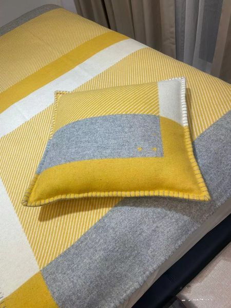 TOP QUAILTY 3 colori LANA NUOVO Colore Giallo H Coperte e cuscino Spessa casa Divano Coperta beige arancione nero rosso grigio blu scuro Taglia grande