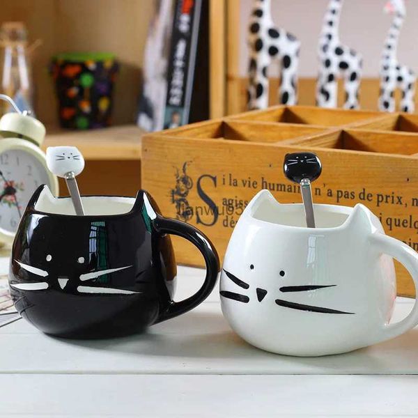 Canecas Gato dos desenhos animados Canecas Xícaras de Café com Colher de Agitação Preto Branco Cerâmica Café da Manhã Copo de Leite Escritório 400ml Drinkware Bom Amigo GiftsL2402