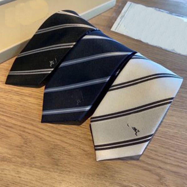 2024 cravatta da uomo Luxurys cravatte moda papillon marca cravatte tinte in filo retrò cravatta di marca cravatta da uomo casual cravatte