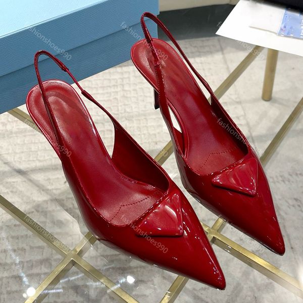 Slingbacks topuklu lüks tasarımcı kadın elbise ayakkabıları altın baskılı deri üçgen toka pompalar sivri ayak ayakkabıları sandalet 7.5 cm yüksekte topuklu kariyer boyutları 35-41 kutu