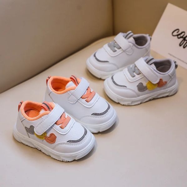 Açık sevimli çocukluk ördek yürümeye başlayan kız tenis ayakkabı düz topuklu erkek bebek gri spor ayakkabılar 2021 yeni bahar lüks tasarımcı ayakkabı çocuk e02071
