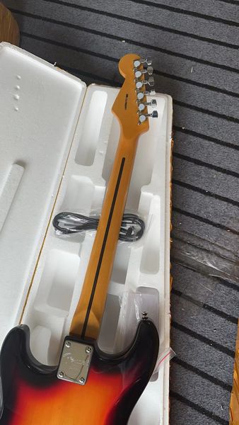 Gitarre wie auf den Bildern, sehr, sehr schön und gut