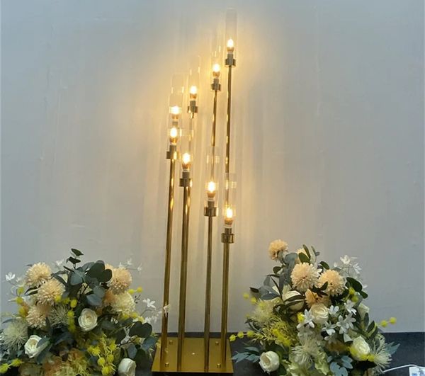 Centrotavola decorativo per feste di nozze all'ingrosso, lampadina a led in acrilico oro, 8 teste, centrotavola in oro con candelabri per la decorazione della passerella di nozze
